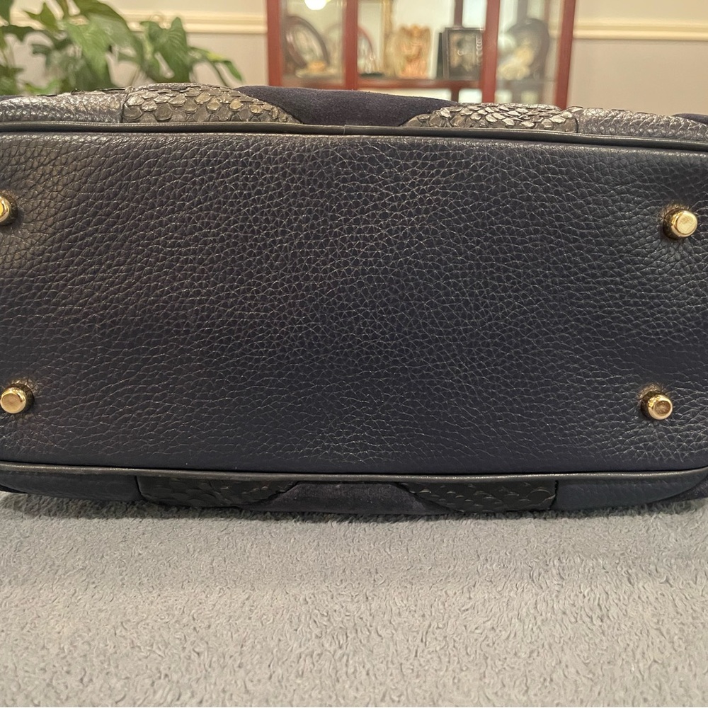 Coach quilted dark blue purse - Picture 4 of 14